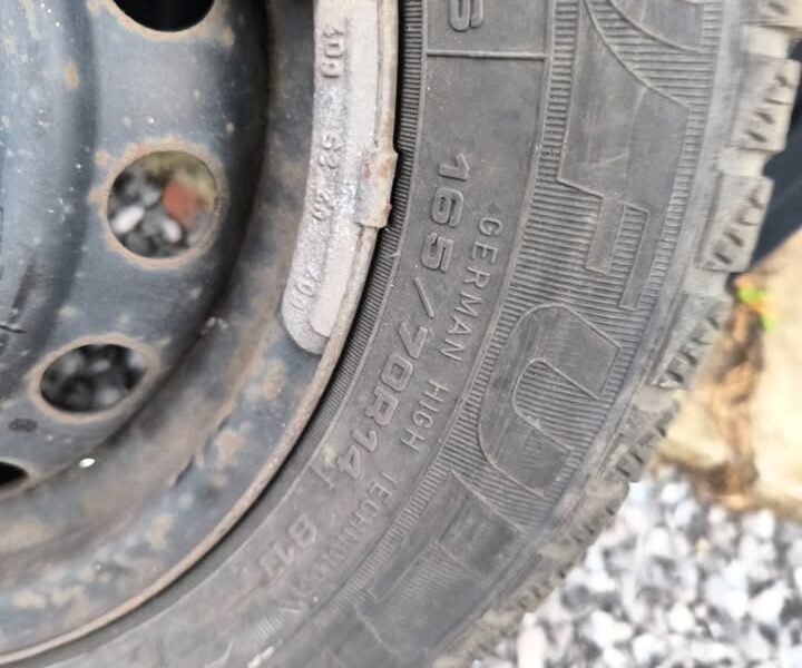 Komplet kół 4x100 z oponami zimowymi Fulda Montero 3