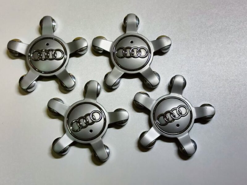 Komplet dekielków Audi 8R0601165