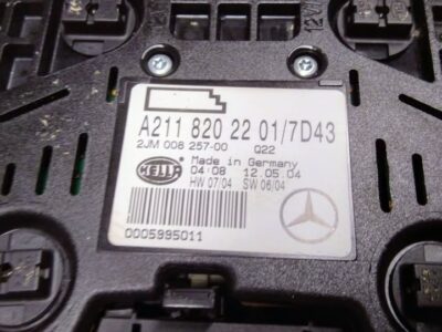 Panel oświetlenia wnętrza 2118202201 Mercedes