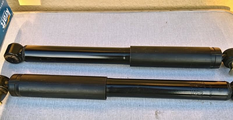 Amortyzatory tył Ford Transit