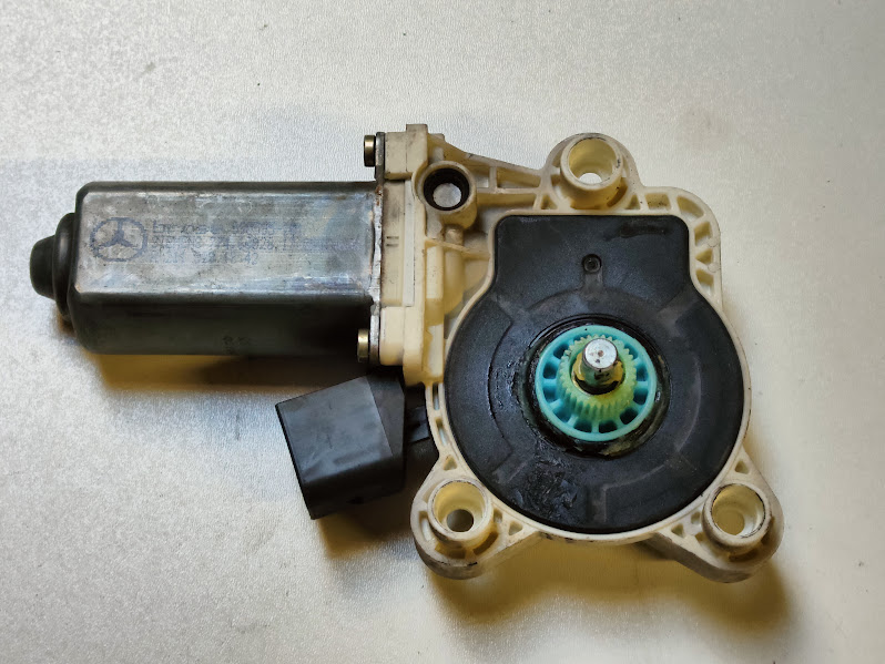 Silniczek podnośnika szyby 2118201742