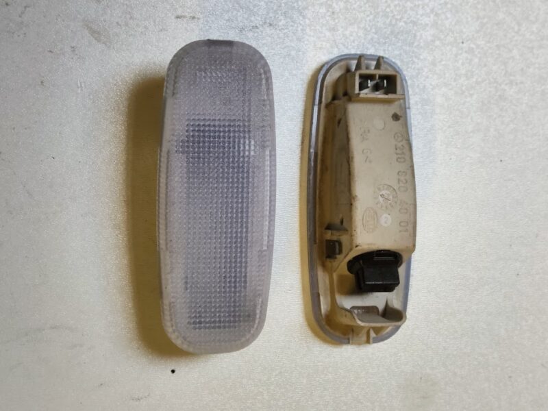 Oświetlenie wewnętrzne MERCEDES-BENZ 2108204001